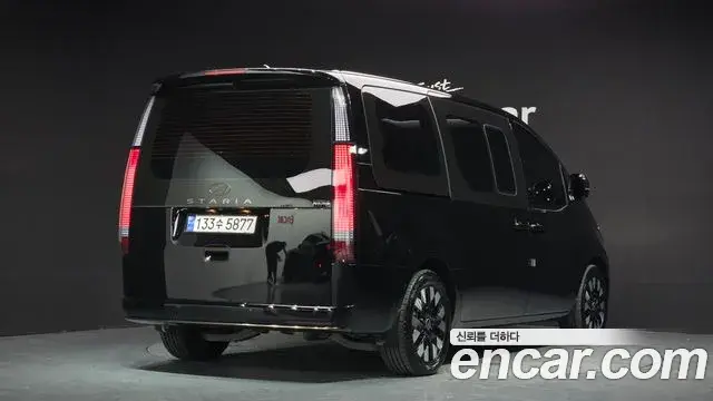 Hyundai Staria 2024 — ფოტო 27/36