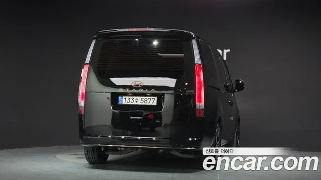 Hyundai Staria 2024 — ფოტო 8/36