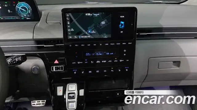 Hyundai Staria 2024 — ფოტო 34/36