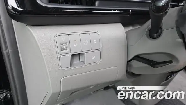 Hyundai Staria 2024 — ფოტო 35/36