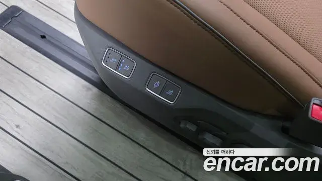Hyundai Staria 2024 — ფოტო 21/36