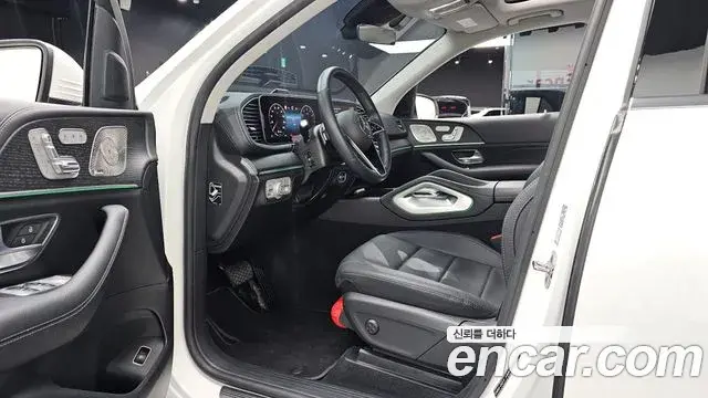 Mercedes-Benz GLE-Class 2025 — Photo 9/34