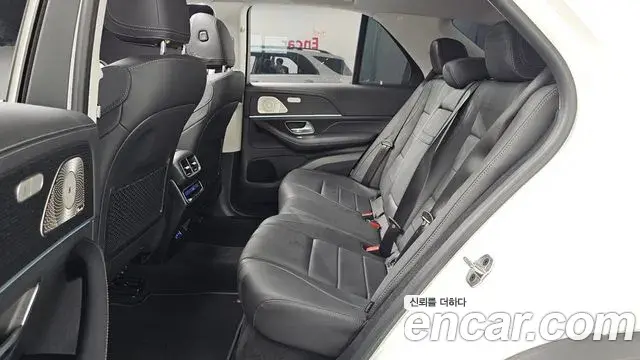 Mercedes-Benz GLE-Class 2025 — Photo 18/34