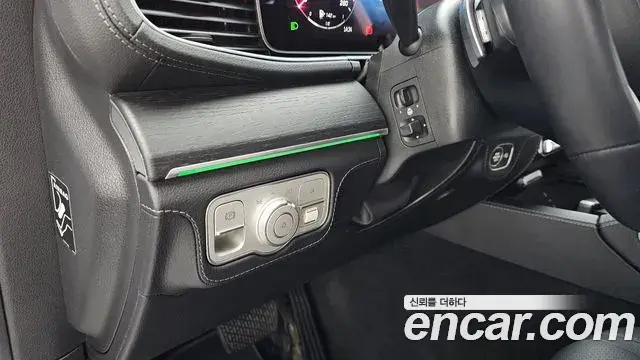 Mercedes-Benz GLE-Class 2025 — Photo 8/34