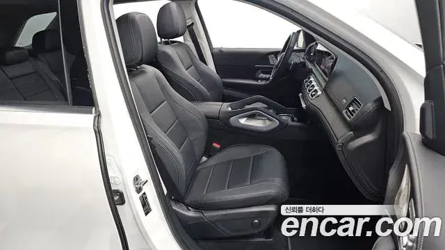 Mercedes-Benz GLE-Class 2025 — Photo 21/34