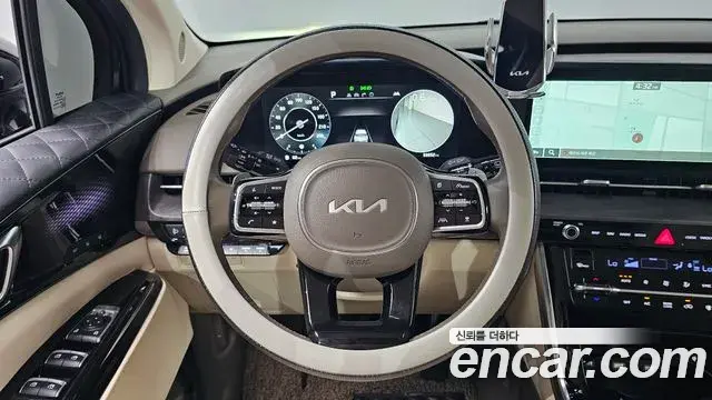 Kia Carnival 2022 — ფოტო 10/20