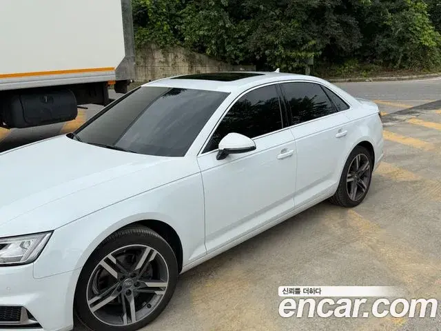 Audi A4 2019 — Photo 8/11