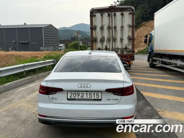 Audi A4 2019 — Photo 9/11