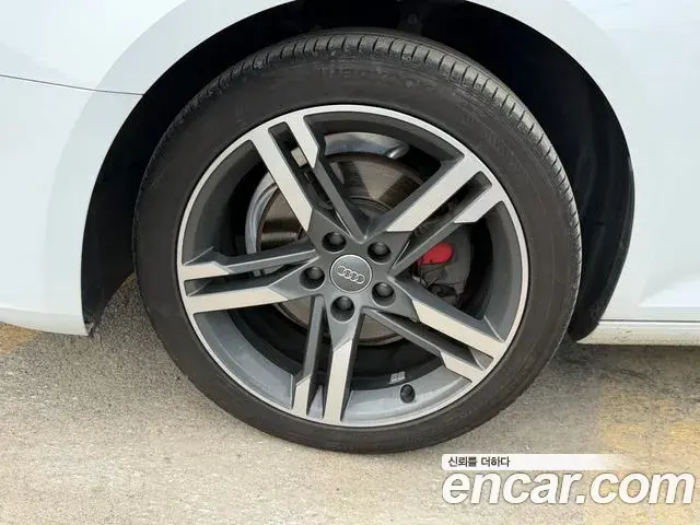 Audi A4 2019 — Photo 5/11
