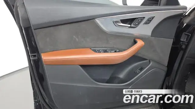 Audi Q8 2021 — Şəkil 34/35