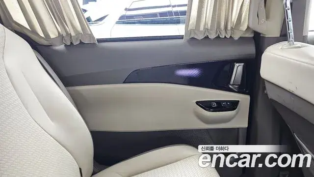 Kia Carnival 2020 — Şəkil 25/30