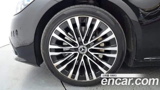 Mercedes-Benz S-Class 2022 — ფოტო 1/33