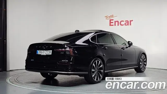 Volvo S90 2026 — ფოტო 7/33
