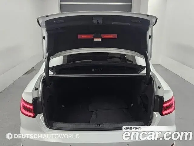 Audi A4 2019 — ფოტო 10/20