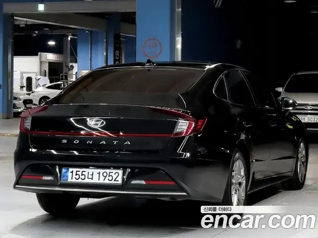 Hyundai Sonata 2021 — Фото 1/20