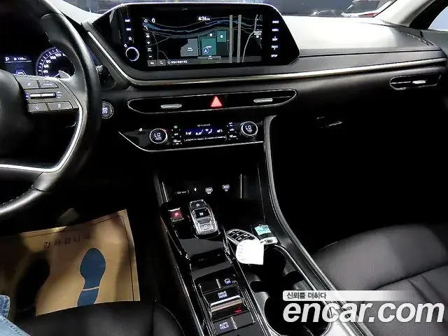 Hyundai Sonata 2021 — Фото 8/20