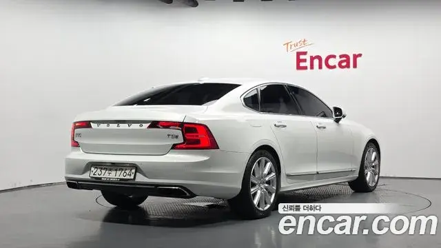 Volvo S90 2019 — Photo 7/34