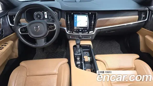 Volvo S90 2019 — Photo 18/34