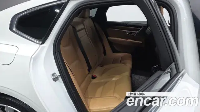 Volvo S90 2019 — Photo 22/34