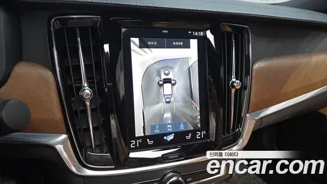Volvo S90 2019 — Photo 24/34