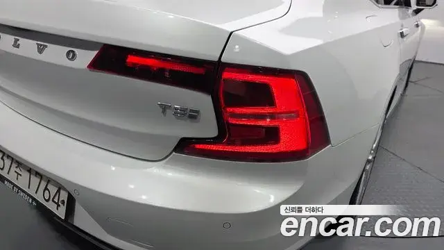 Volvo S90 2019 — Photo 5/34