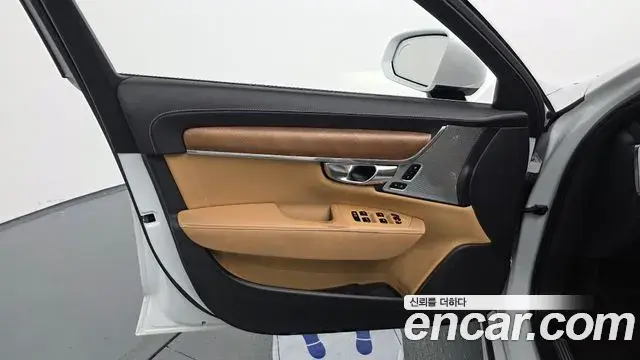 Volvo S90 2019 — Photo 9/34