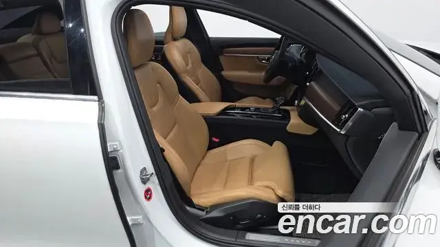 Volvo S90 2019 — Photo 30/34