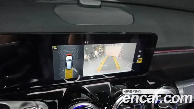 Mercedes-Benz GLB-Class 2023 — Фото 14/20