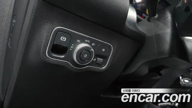Mercedes-Benz GLB-Class 2023 — Фото 17/20