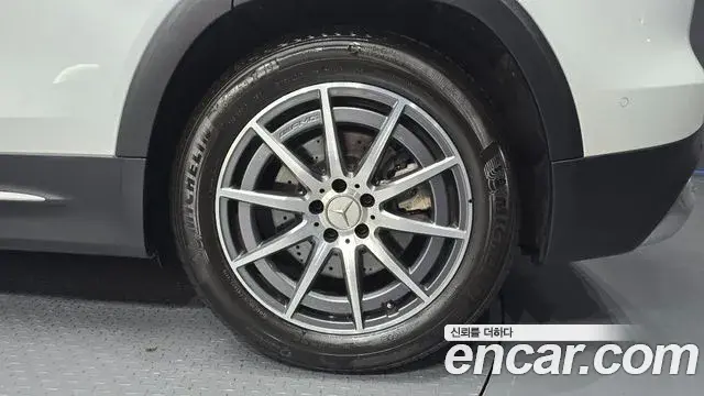 Mercedes-Benz GLB-Class 2023 — ფოტო 25/30