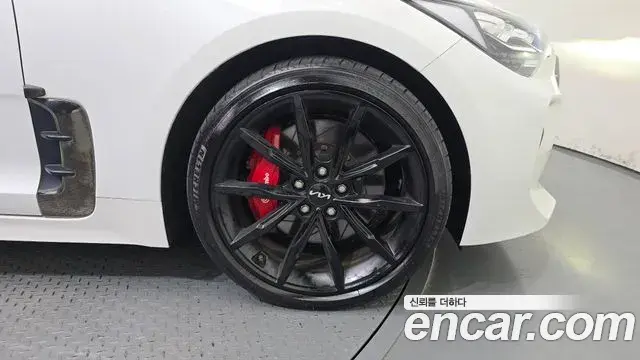 Kia Stinger 2019 — Photo 32/33