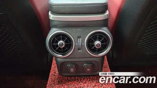 Kia Stinger 2019 — Photo 7/33