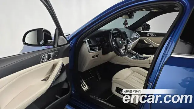 BMW X6 2020 — Şəkil 29/30