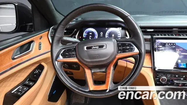 Jeep Grand Cherokee 2023 — Şəkil 10/20