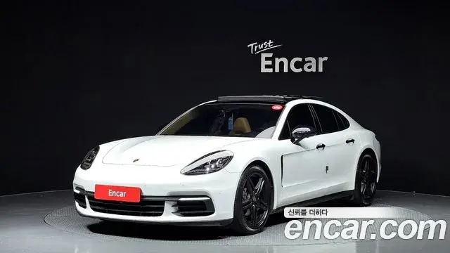 Porsche Panamera 2018 — ფოტო 8/37