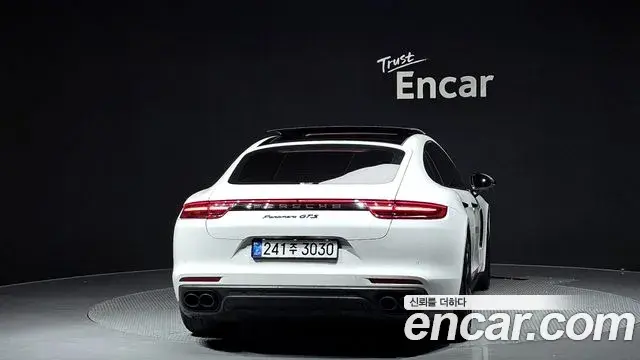 Porsche Panamera 2018 — ფოტო 3/37