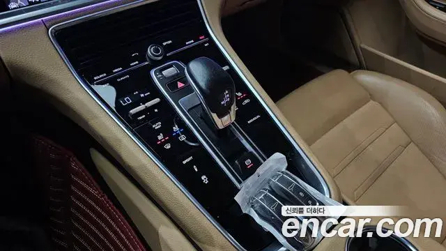 Porsche Panamera 2018 — ფოტო 36/37