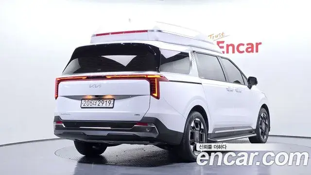 Kia Carnival 2024 — Photo 9/20