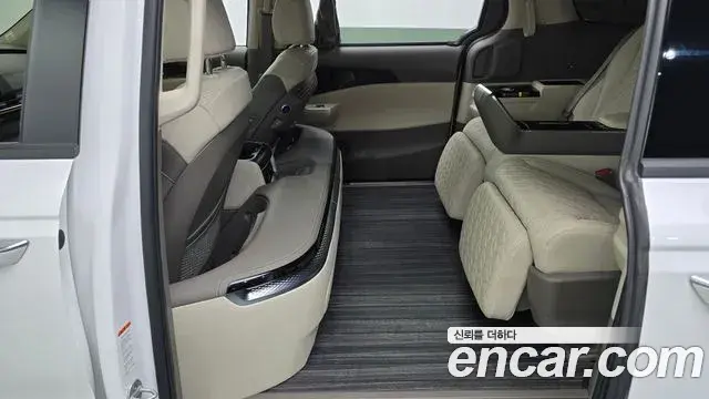 Kia Carnival 2024 — Photo 8/20