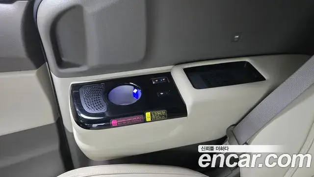 Kia Carnival 2024 — Photo 2/20