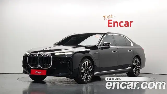BMW 7 Series 2023 — Photo 15/34