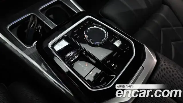 BMW 7 Series 2023 — Photo 26/34