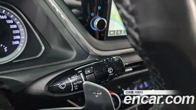 Hyundai Sonata Hybrid 2021 — Photo 15/32