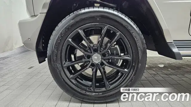 Mercedes-Benz G-Class 2025 — Photo 20/31