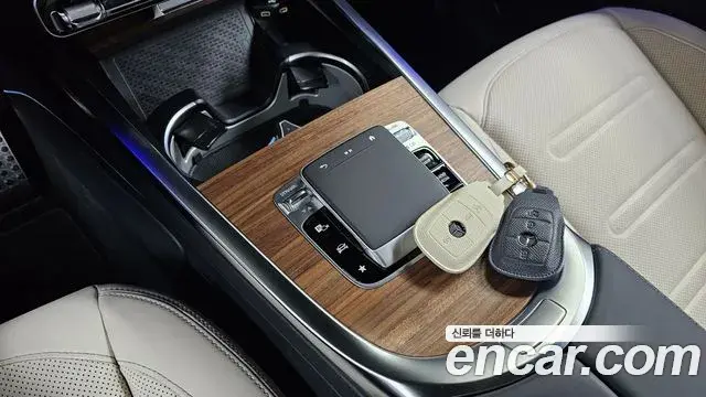 Mercedes-Benz G-Class 2025 — Photo 14/31