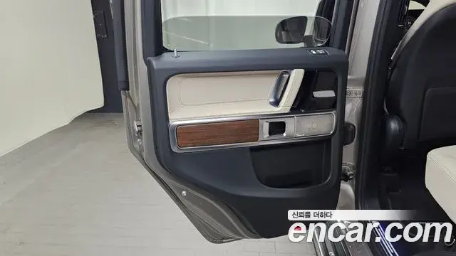 Mercedes-Benz G-Class 2025 — Photo 30/31