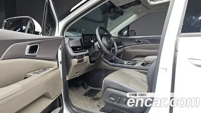 Kia Carnival 2023 — Фото 10/20