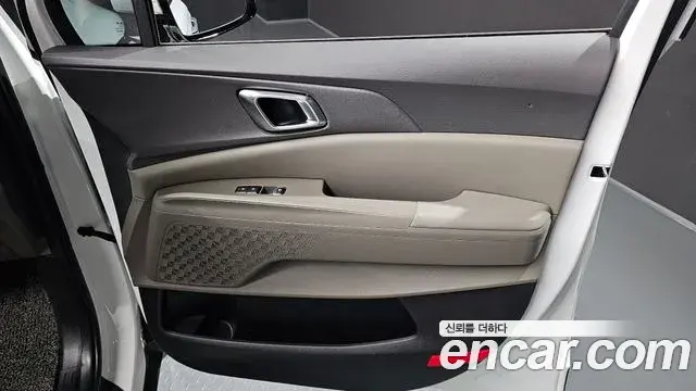 Kia Carnival 2023 — ფოტო 39/40