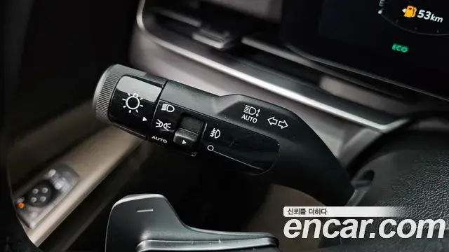 Kia Carnival 2023 — ფოტო 34/40