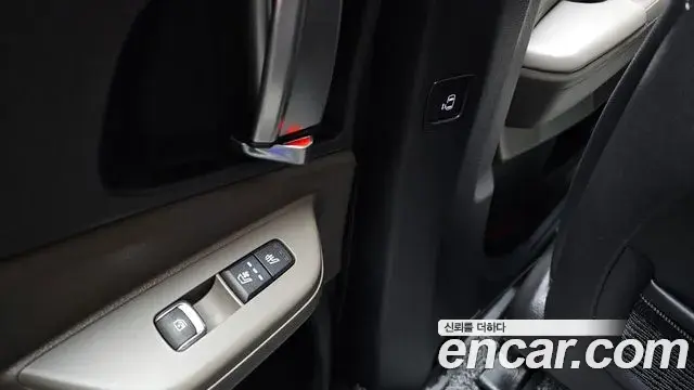 Kia Carnival 2023 — ფოტო 4/40